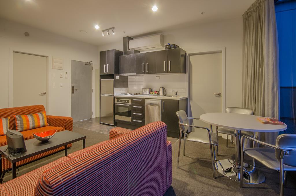Ramada Suites By Wyndham Auckland - Federal Street Szoba fotó